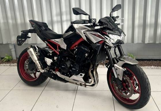 KAWASAKI Z900 KAWASAKI Z900